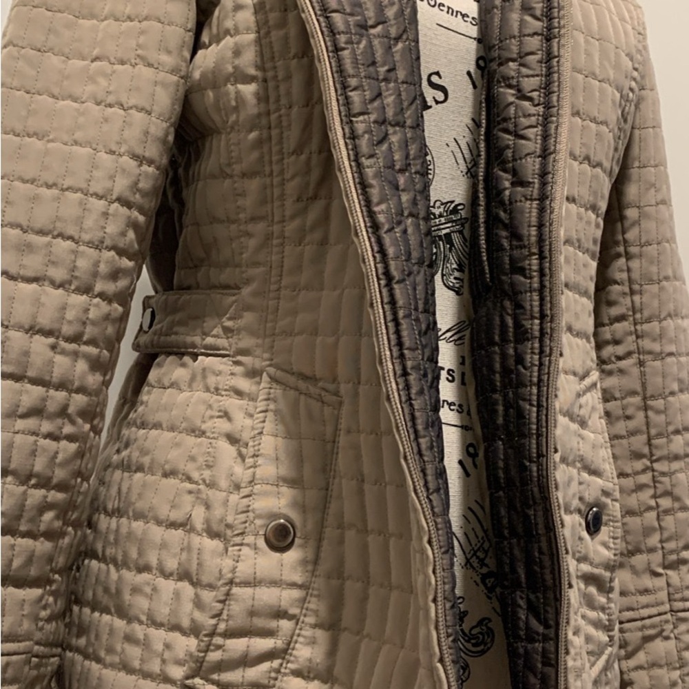 Portrait  Quilted Tan Jacket size small - Picture 10 of 12